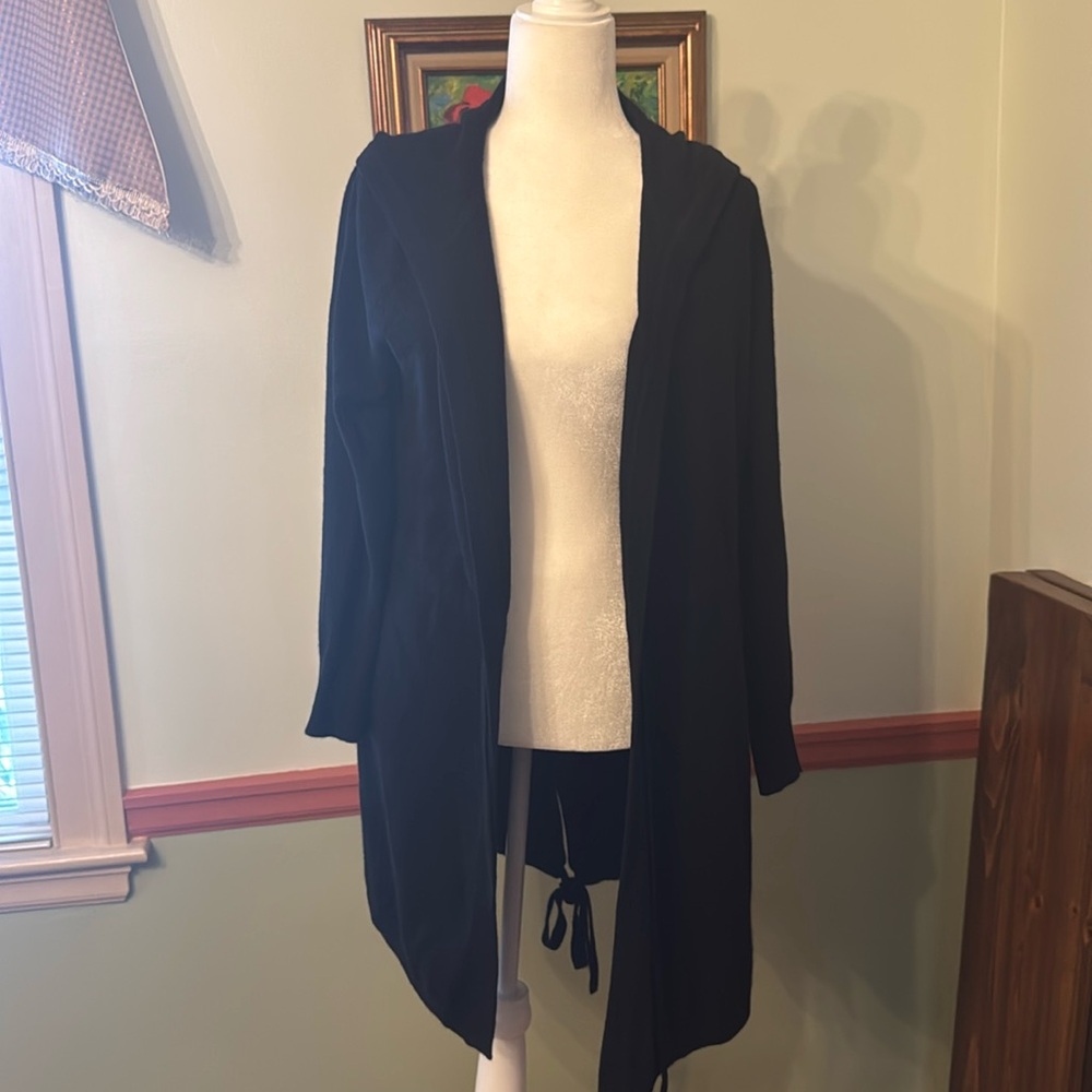 SKULL CASHMERE EASTON WOMENS OPEN FRONT BLACK HOODED CARDIGAN.   NWOT
Size M
